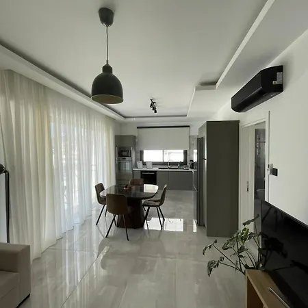Apartment Modern Balcony Flat In Dereboyu - Walk Everywhere
